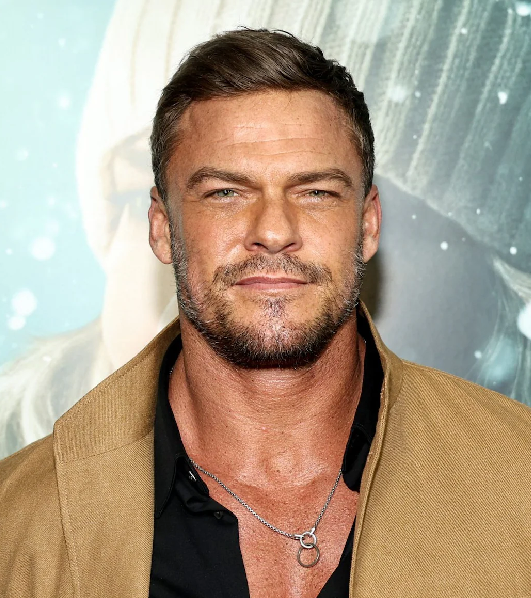 Alan Ritchson – channelling his Mars